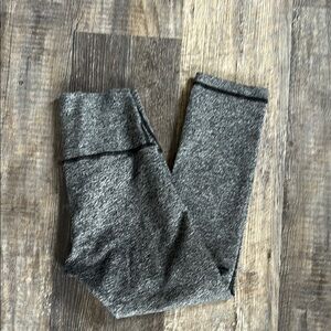 Lululemon heathered gray cropped leggings